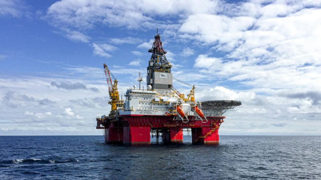 Crude Oil Prices Surge Over 5% as US Airstrikes on Iran Raise Fears of Wider Conflict 1 crude oil prices